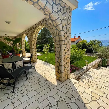 In 42645 Lägenhet Novi Vinodolski